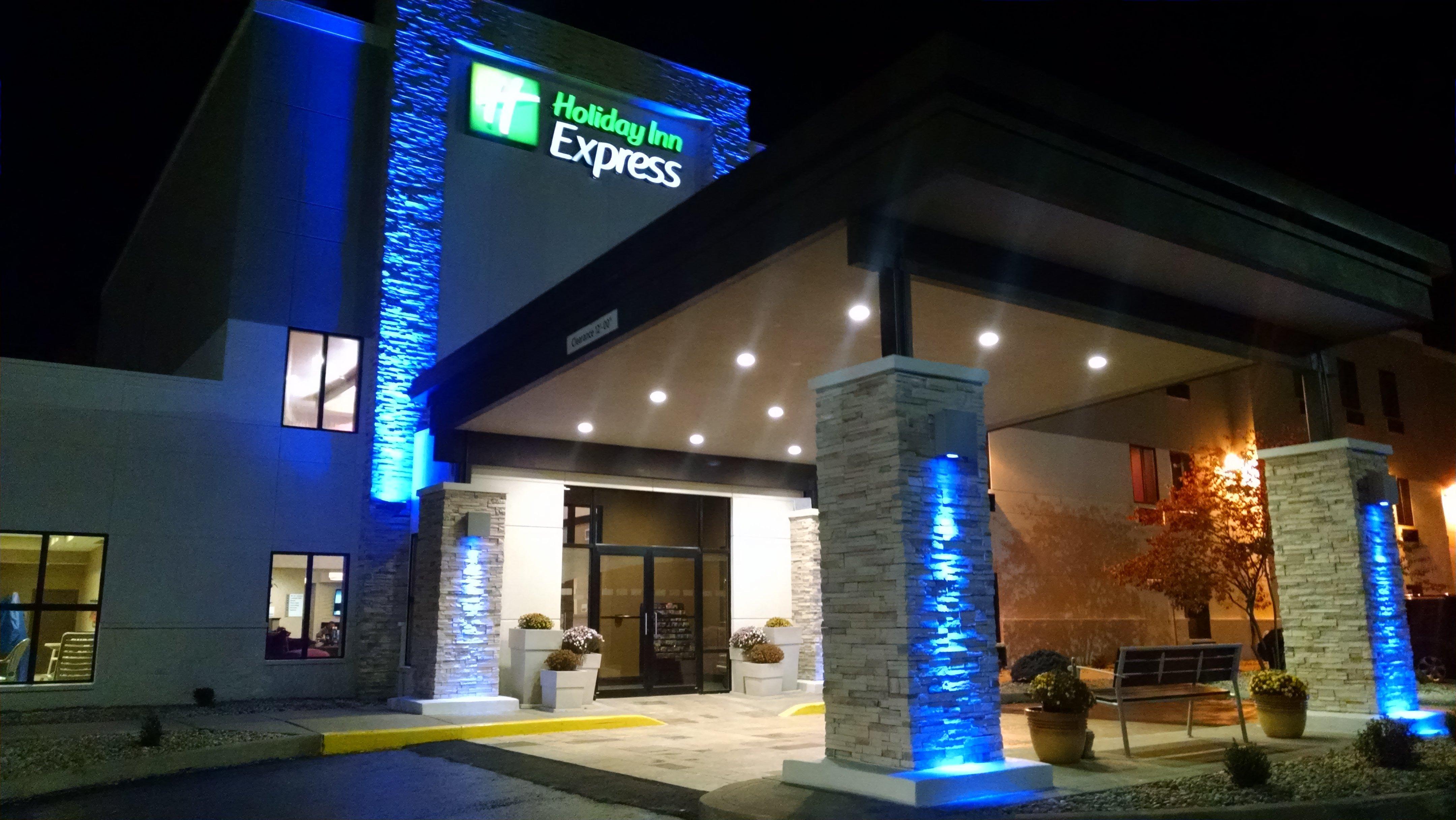 Holiday Inn Express Cloverdale - Greencastle By Ihg Exterior photo