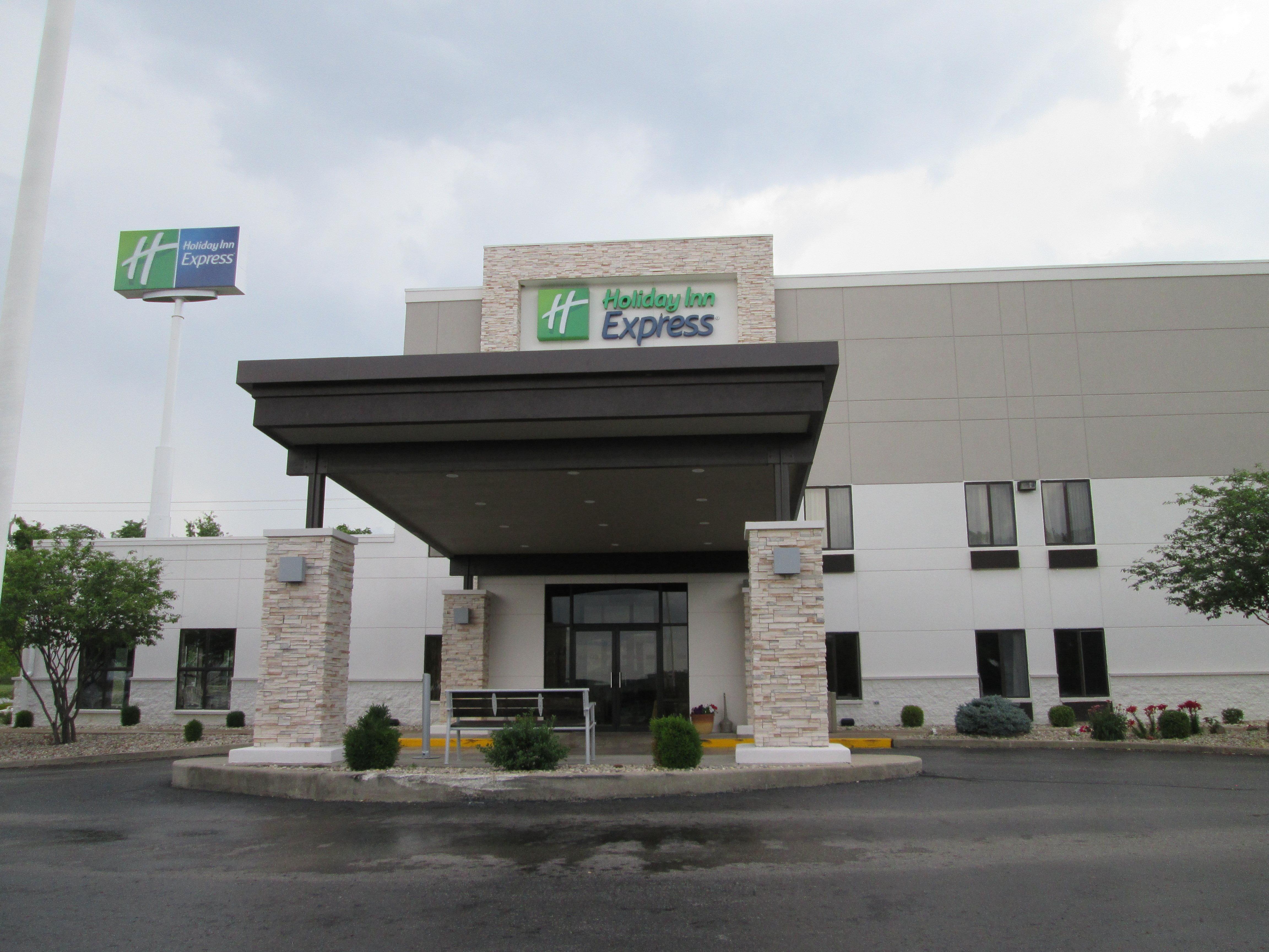 Holiday Inn Express Cloverdale - Greencastle By Ihg Exterior photo