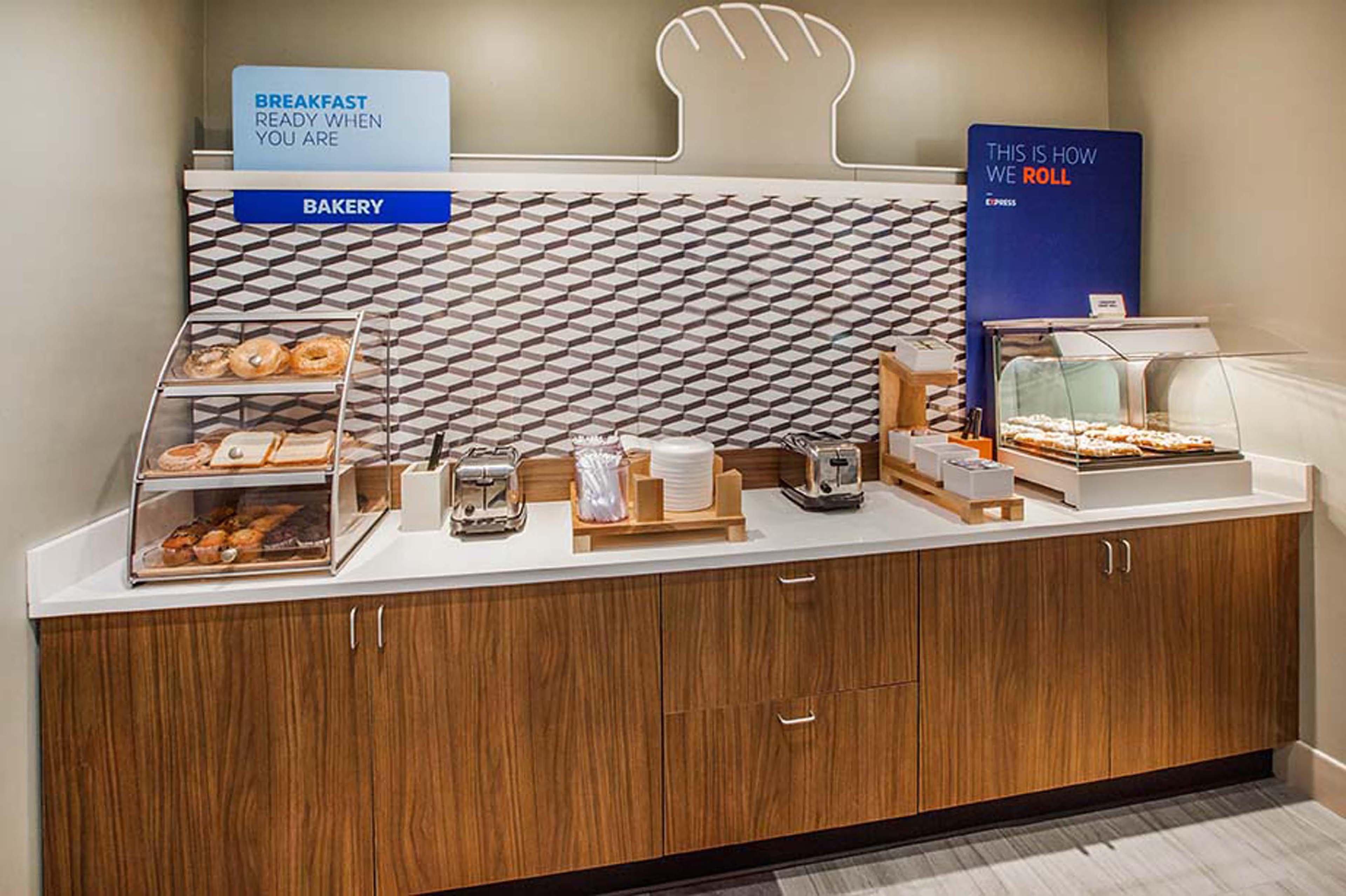 Holiday Inn Express Cloverdale - Greencastle By Ihg Exterior photo