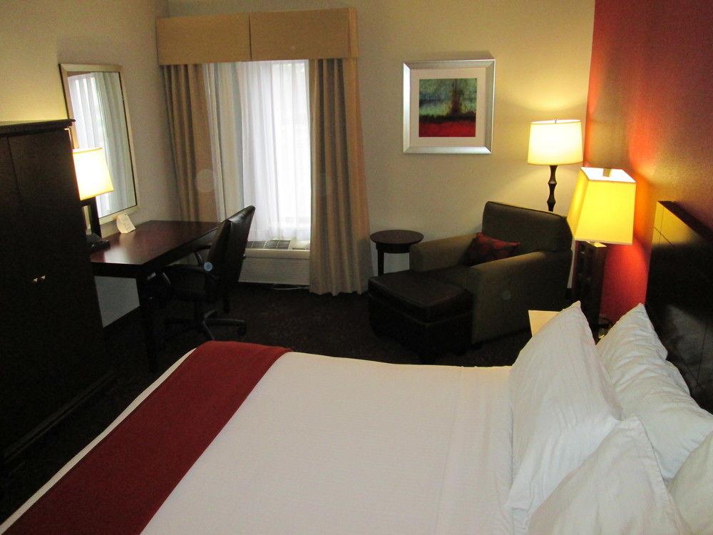 Holiday Inn Express Cloverdale - Greencastle By Ihg Exterior photo