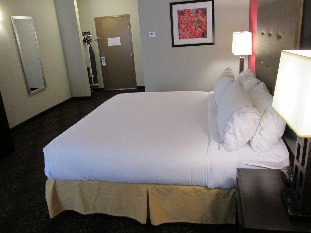 Holiday Inn Express Cloverdale - Greencastle By Ihg Exterior photo